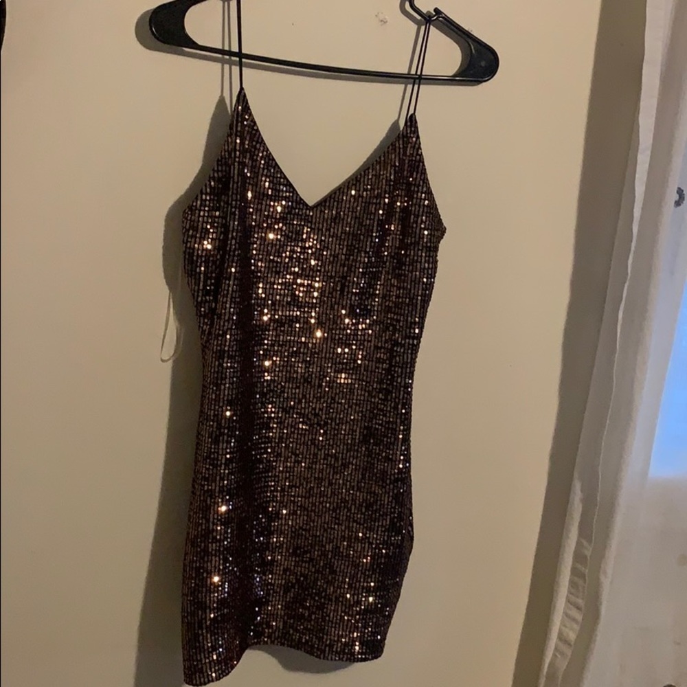 Dress - Picture 2 of 2
